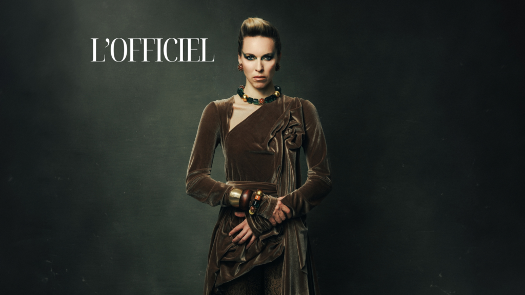 Бархатное платье Anna Reich в журнале L’Officiel India